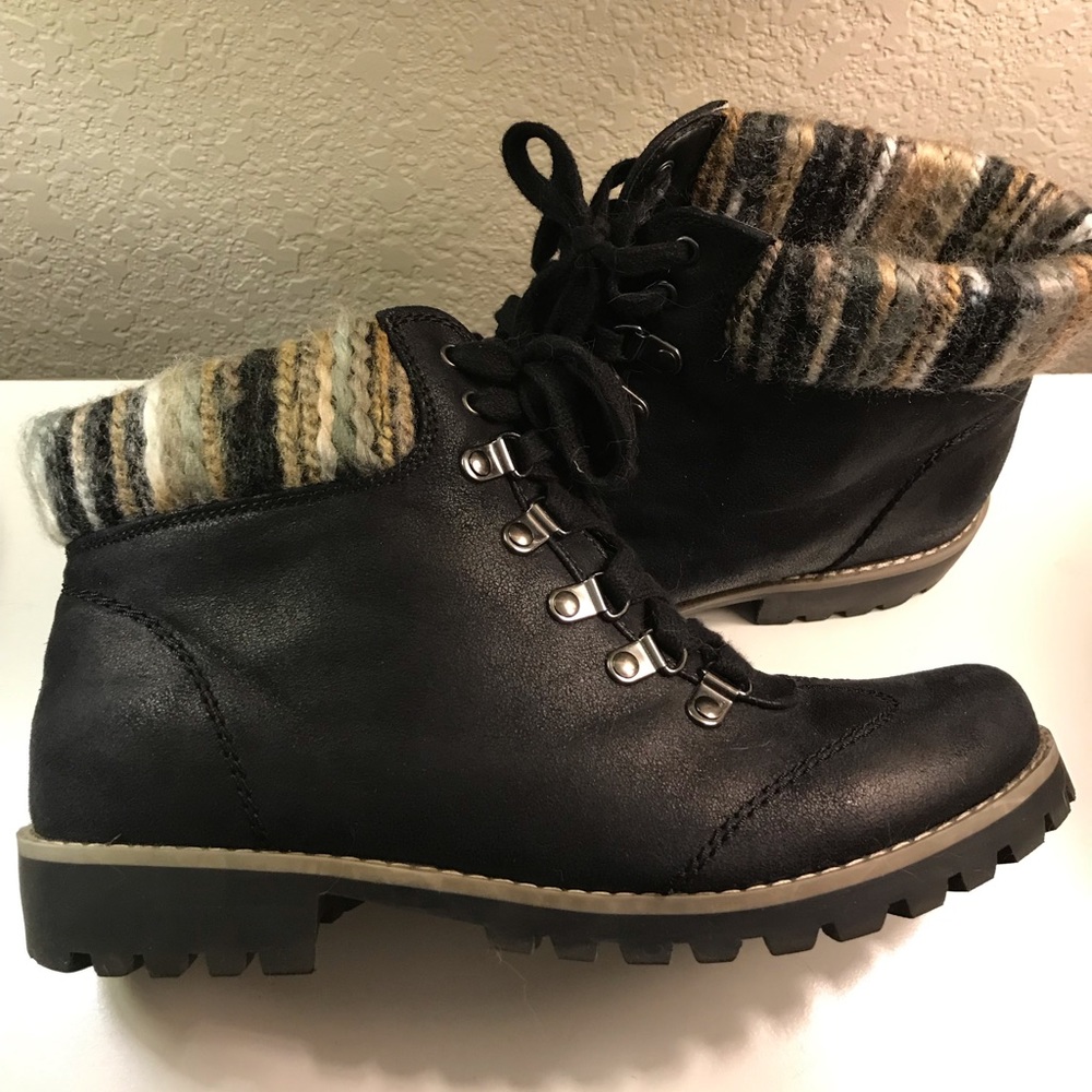 Cliffs by White Mountain Black Ankle Boots Size 10